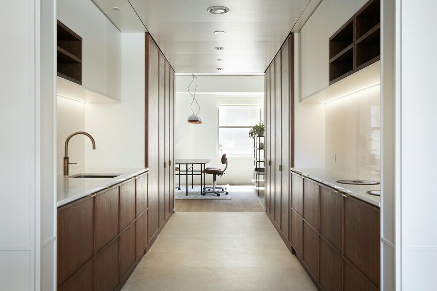 3-5 Rathbone Pl, Londres à louer - Photo de l’immeuble – Image 3 sur 7