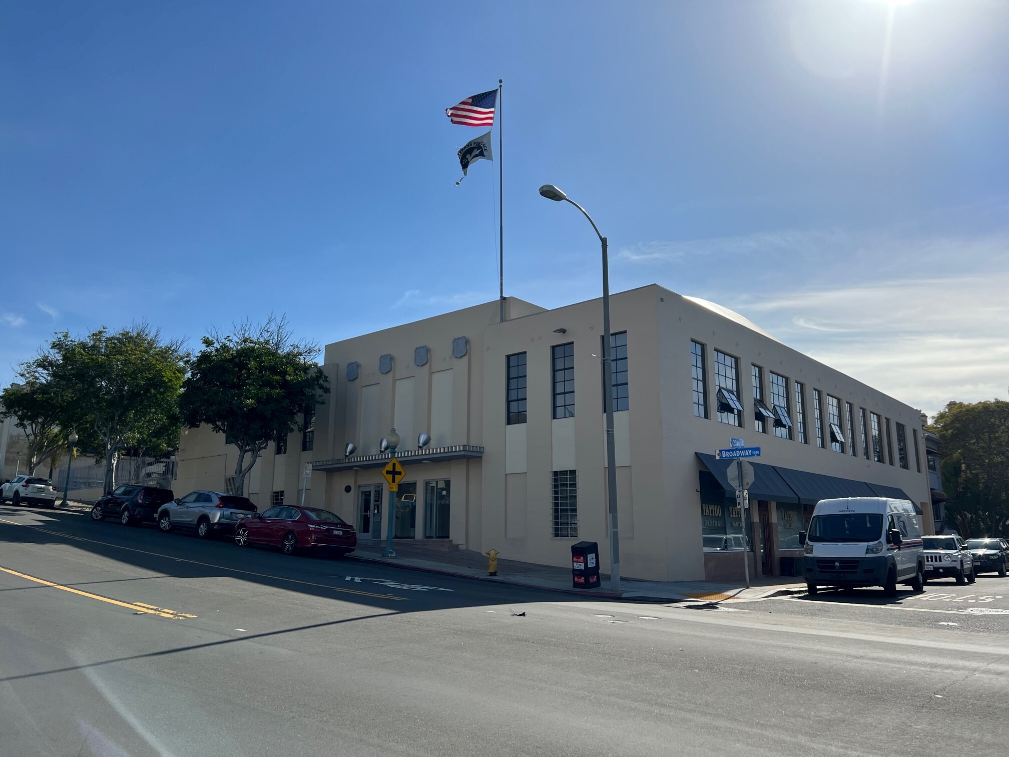 2323 Broadway, San Diego, CA à louer Photo de l’immeuble– Image 1 sur 9