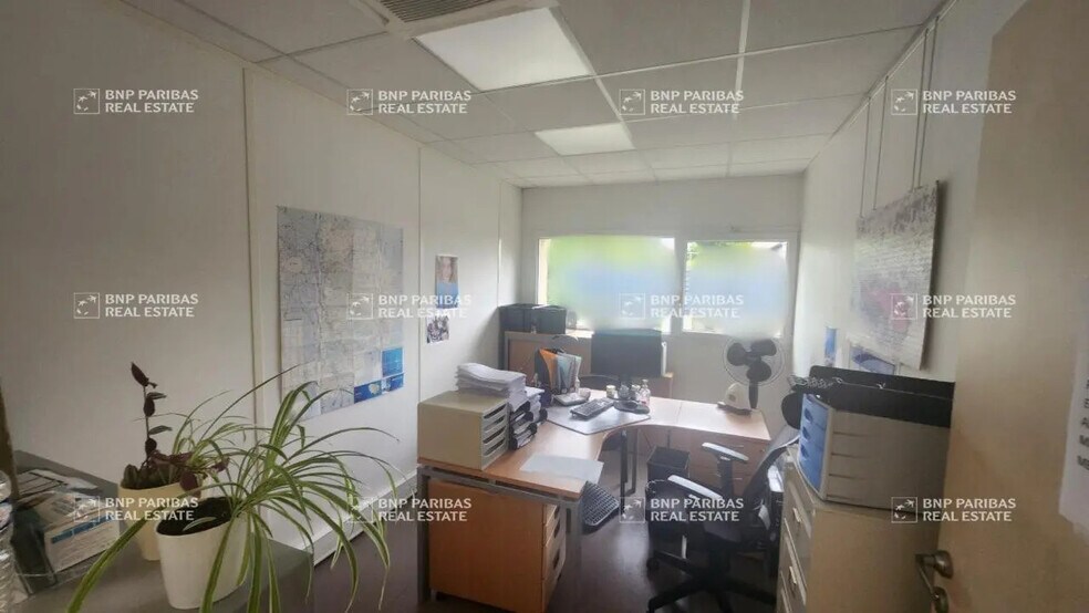 Bureau dans Chelles à vendre - Photo de l’immeuble – Image 2 sur 7