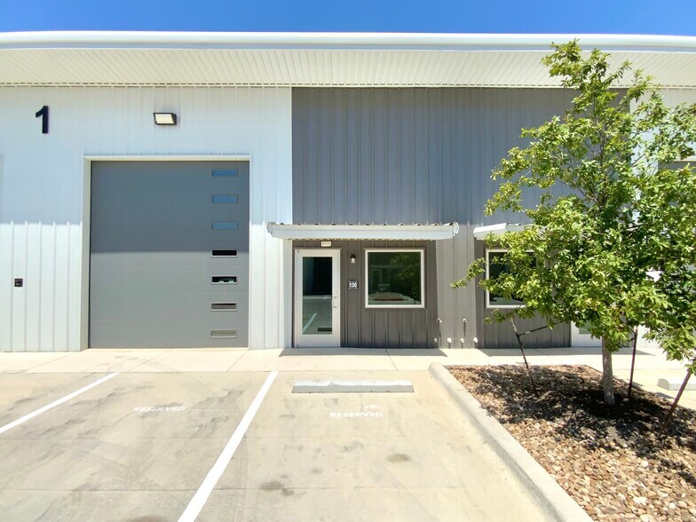 1304 Leander Dr, Leander, TX à louer - Photo de l’immeuble – Image 1 sur 24