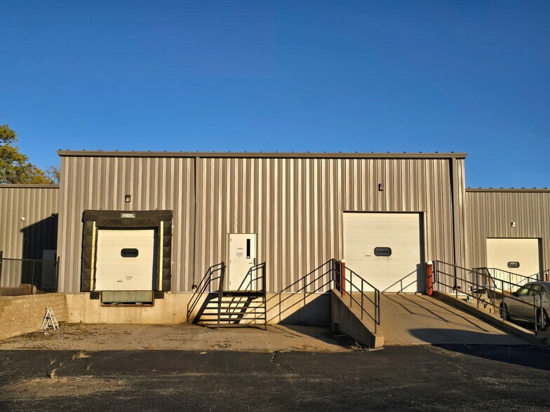 1101 S Broadway St, Yankton, SD à louer - Photo principale – Image 1 sur 22