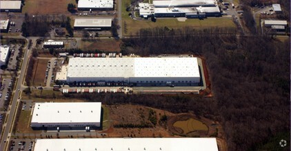 1017 Corporate Park Dr, Mebane, NC - VUE AÉRIENNE  vue de carte - Image1