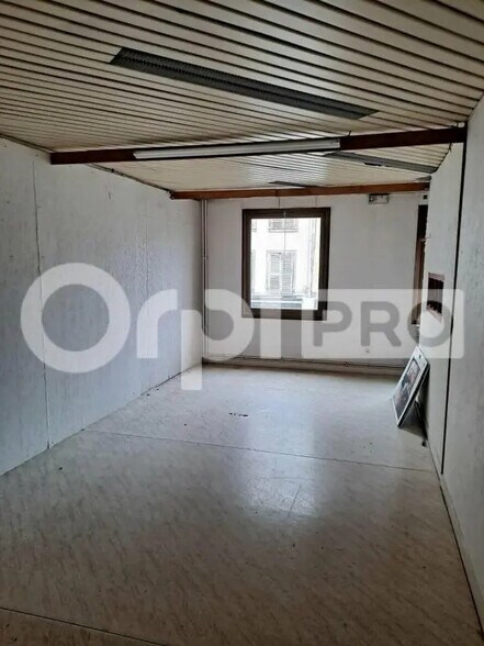 Local commercial dans Châlons-en-Champagne à vendre - Photo de l’immeuble – Image 2 sur 6