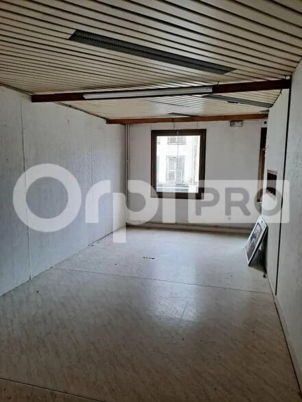 Local commercial dans Châlons-en-Champagne à vendre - Photo intérieure – Image 2 sur 6