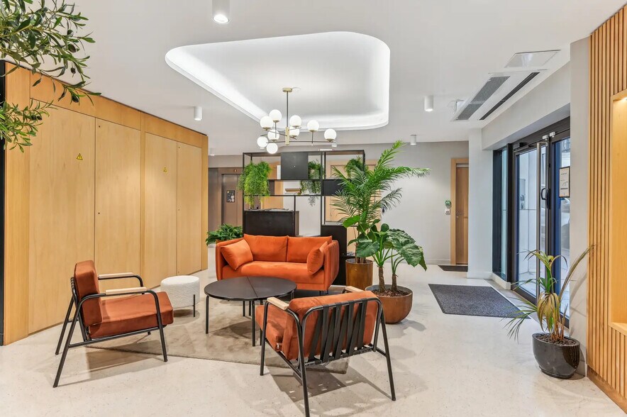 140 Rue Victor Hugo, Levallois-Perret à louer - Photo de l’immeuble – Image 2 sur 6