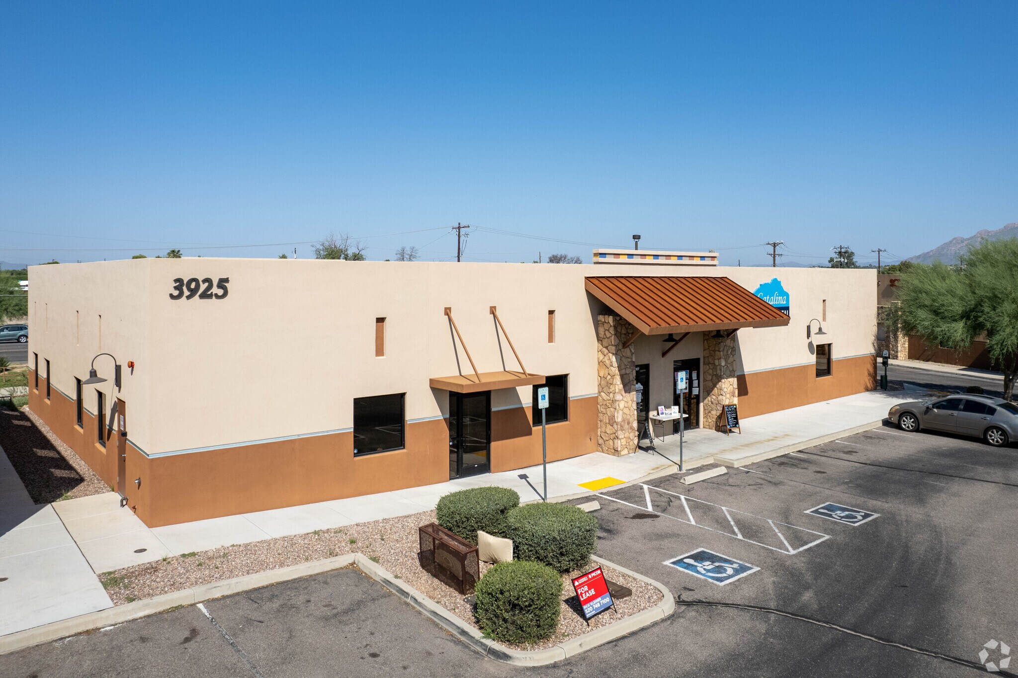 3925 E Fort Lowell Rd, Tucson, AZ à louer Photo de l’immeuble– Image 1 sur 4