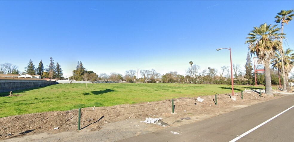 8103 N 99 Frontage Rd, Stockton, CA à vendre - Photo principale – Image 1 sur 5