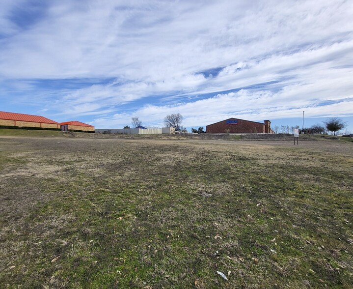 5505 Watauga Rd, Watauga, TX à vendre - Photo de l’immeuble – Image 2 sur 3
