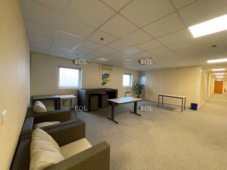 Bureau dans Claye-Souilly à louer - Photo de l’immeuble – Image 3 sur 4