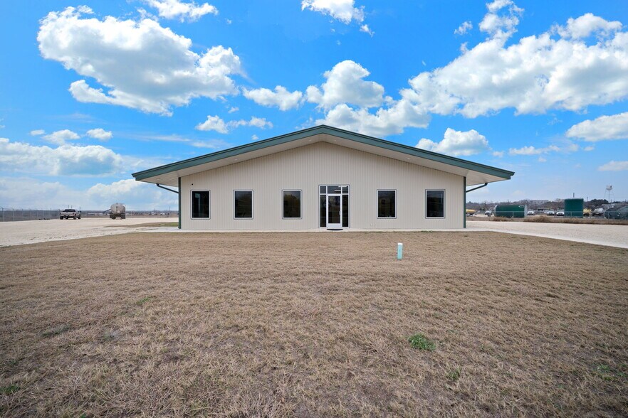 200 N Yule Ave, Charlotte, TX à vendre - Photo de l’immeuble – Image 2 sur 48