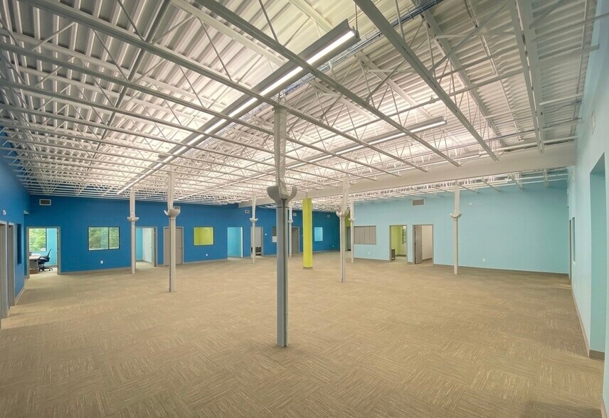 650 Mondial Pky, Streetsboro, OH à vendre - Photo de l’immeuble – Image 3 sur 10