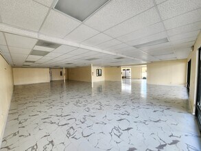 205 W Mission Ave, Escondido, CA à louer Photo intérieure– Image 1 sur 4