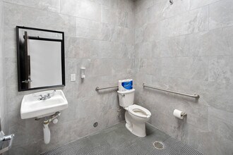 8195 Custer Rd, Frisco, TX à louer Photo de l’immeuble– Image 1 sur 4