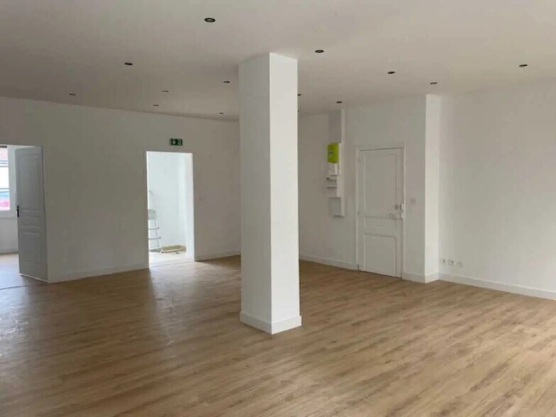 Local commercial dans Soissons à louer - Photo de l’immeuble – Image 2 sur 4