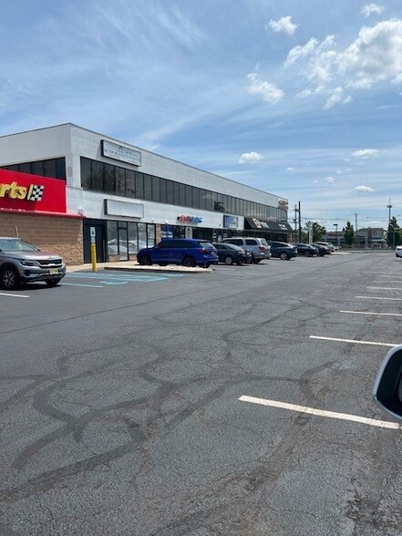 485 Rt 1 S, Edison, NJ à louer - Photo de l’immeuble – Image 3 sur 3
