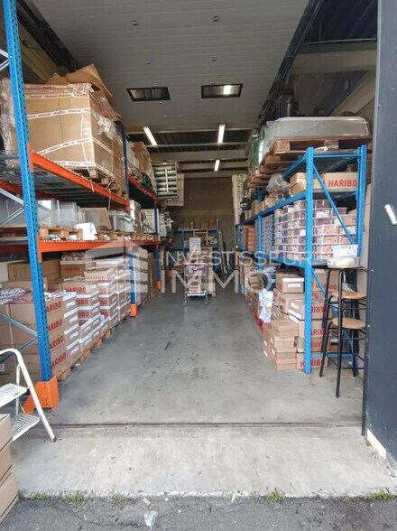 Local d’activités dans Montreuil à louer - Photo de l’immeuble – Image 1 sur 4