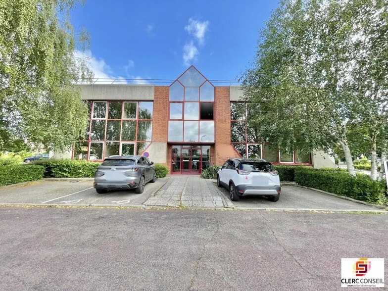 Bureau dans Bois-Guillaume à louer - Photo de l’immeuble – Image 1 sur 8