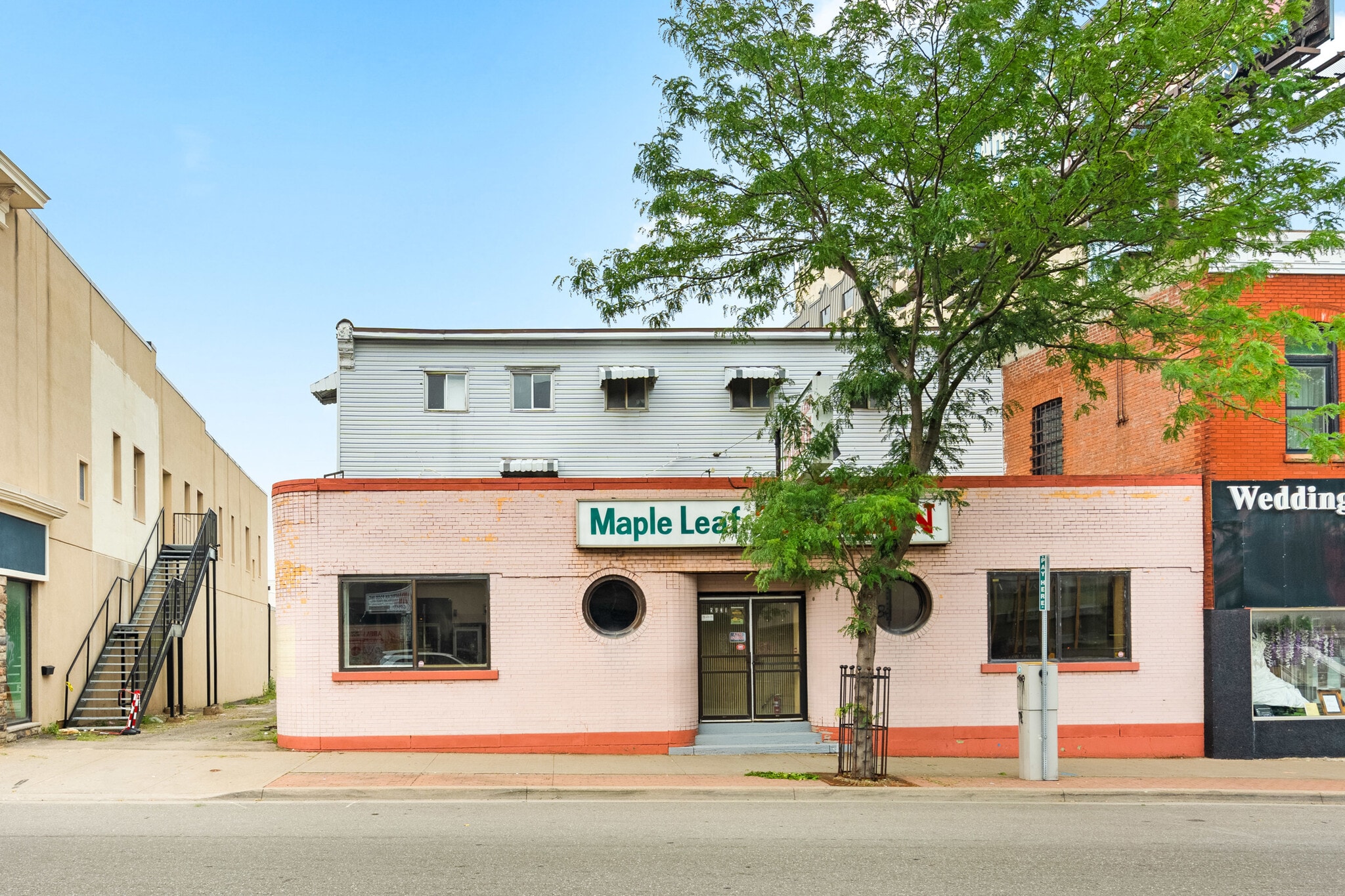 5831 Ferry St, Niagara Falls, ON à vendre Photo principale– Image 1 sur 20