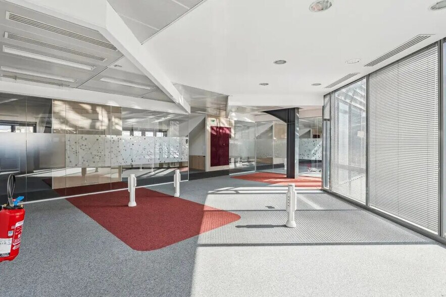 16-18 Rue Du Quatre Septembre, Paris à louer - Photo de l’immeuble – Image 3 sur 9