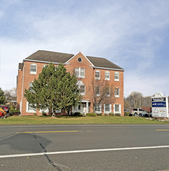 405 Riverview Dr, Chatham, ON à vendre - Photo principale – Image 1 sur 11