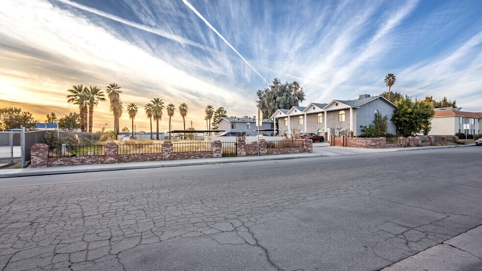 4023 O St, Bakersfield, CA à vendre - Photo de l’immeuble – Image 3 sur 32