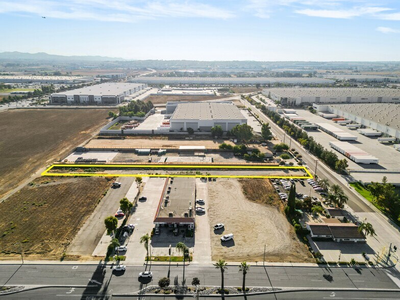 Perry St, Perris, CA à vendre - Aérien – Image 2 sur 31