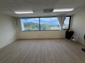 803 Kamehameha Hwy, Pearl City, HI à louer Photo intérieure– Image 2 sur 2