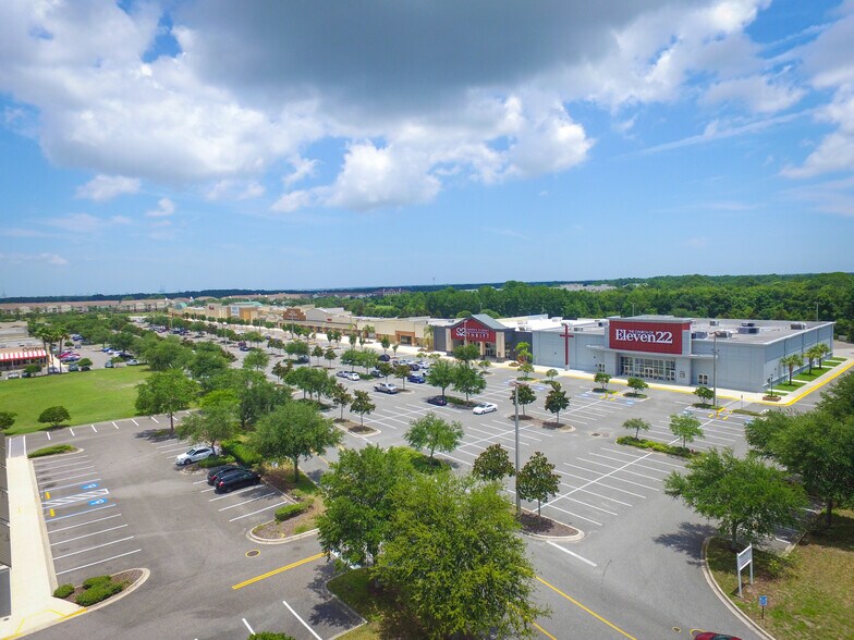 651 Commerce Center Dr, Jacksonville, FL à louer - Photo de l’immeuble – Image 2 sur 10