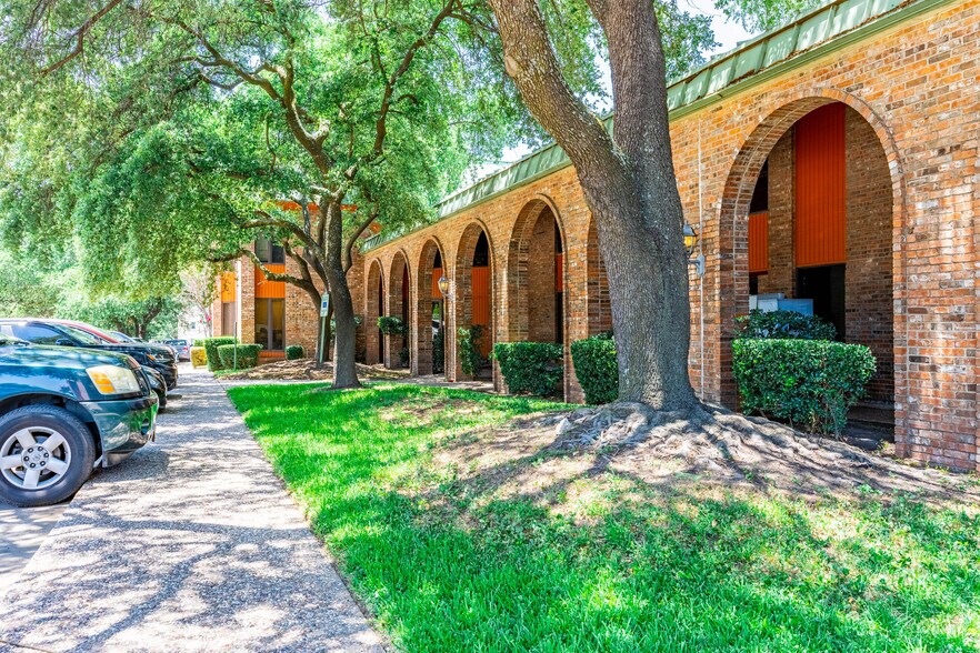 12989 Jupiter Rd, Dallas, TX à vendre - Photo de l’immeuble – Image 2 sur 18