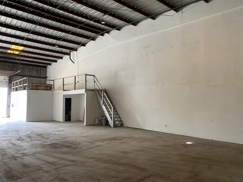 615-629 Leago St, Houston, TX à louer - Photo de l’immeuble – Image 2 sur 11