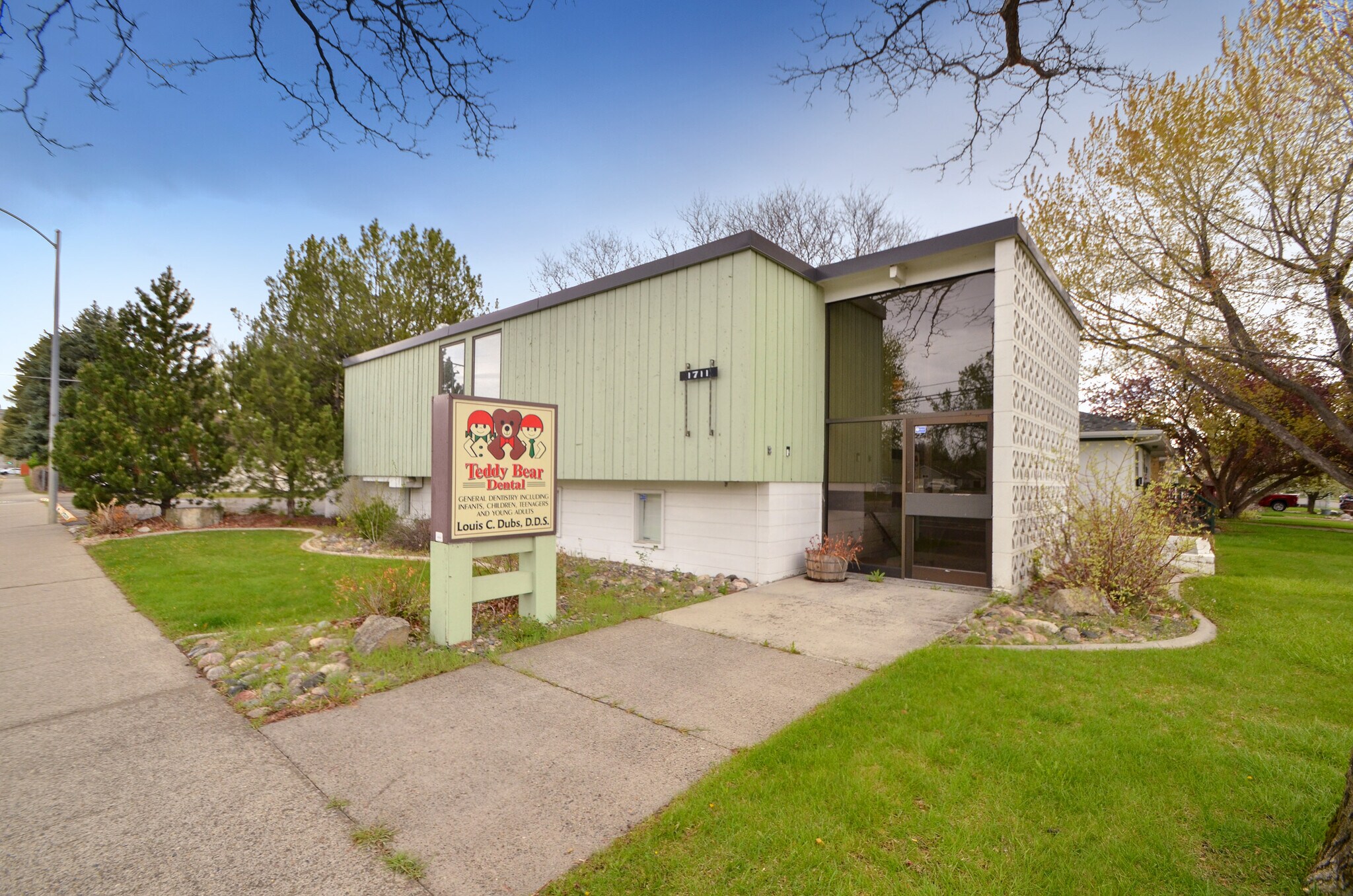 1711 13th St W, Billings, MT à louer Photo principale– Image 1 sur 10