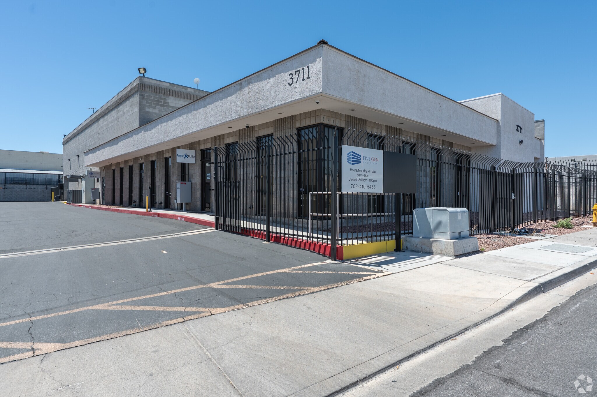 3711 Regulus Ave, Las Vegas, NV à louer Photo de l’immeuble– Image 1 sur 7