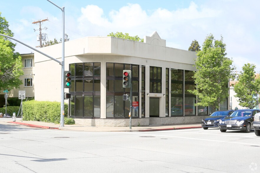 701 California Dr, Burlingame, CA à louer - Photo principale – Image 1 sur 3