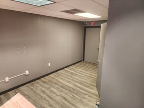 1941-1961 SW South Macedo Blvd, Port Saint Lucie, FL à louer Photo intérieure– Image 1 sur 6