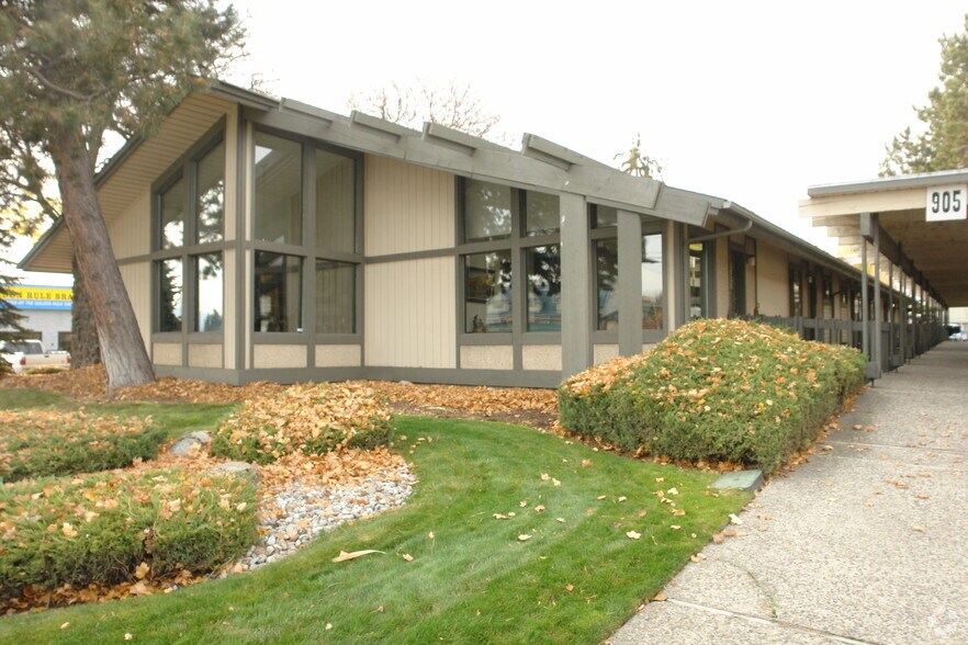 909 N Pines Rd, Spokane Valley, WA à louer - Photo de l’immeuble – Image 2 sur 7