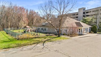 Plus de détails pour 100 Bright Meadow Blvd, Enfield, CT - Local commercial à louer