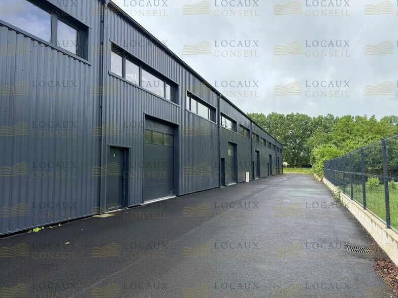 76 Rue Des Hayettes, Bernes-sur-Oise à louer - Photo de l’immeuble – Image 1 sur 6