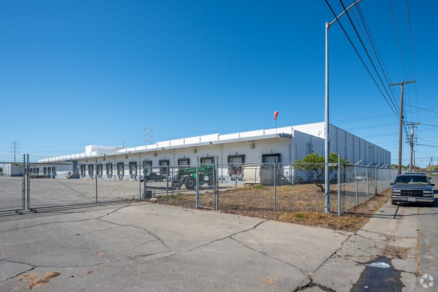 3100 52nd Ave, Sacramento, CA à louer - Photo de l’immeuble – Image 3 sur 29