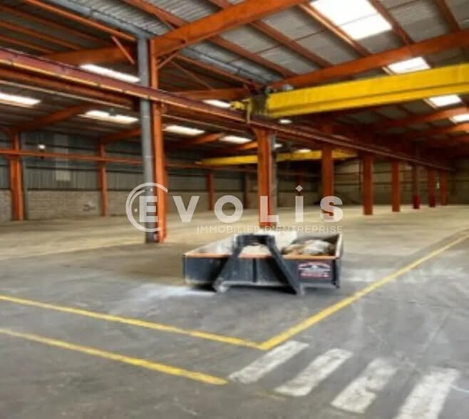 Local d’activités dans SAINT-OUEN-L'AUMONE à louer - Photo de l’immeuble – Image 3 sur 4