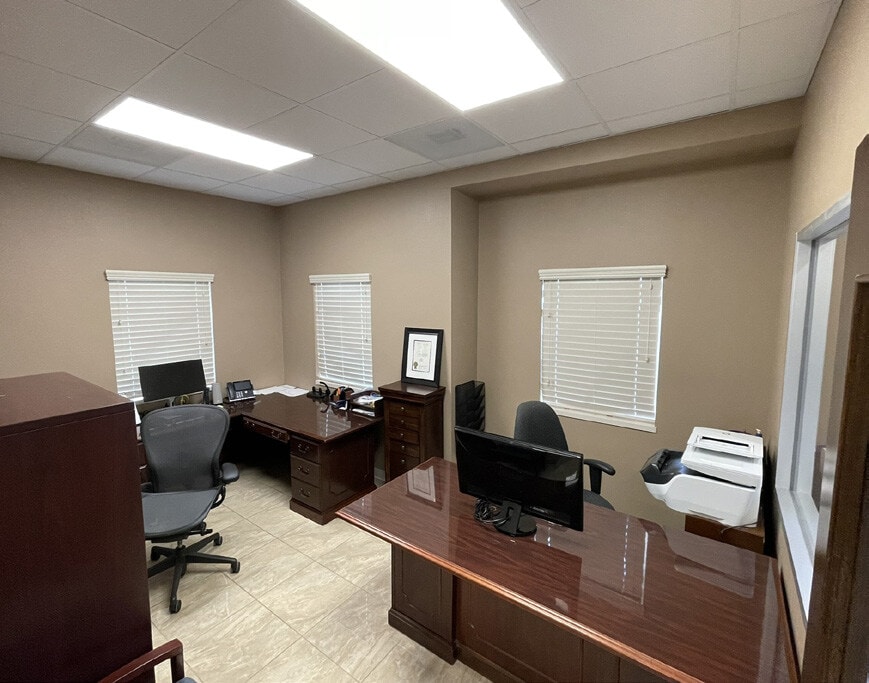 12234 Shadow Creek Pky, Pearland, TX 77584 - Lot 104-106 - - Photo intérieure - Image 1 of 10