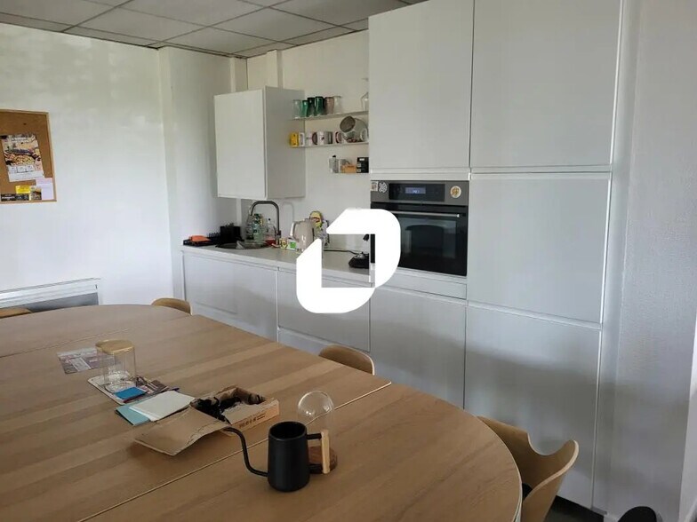 Bureau dans Lezennes à louer - Photo intérieure – Image 3 sur 7