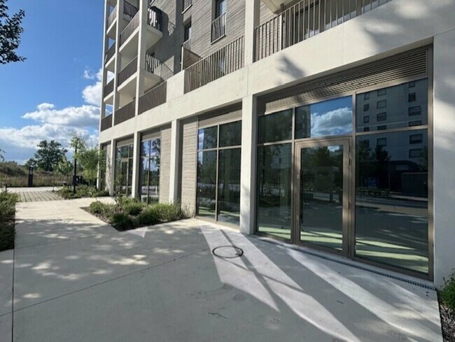Plus de détails pour Local commercial à vendre
