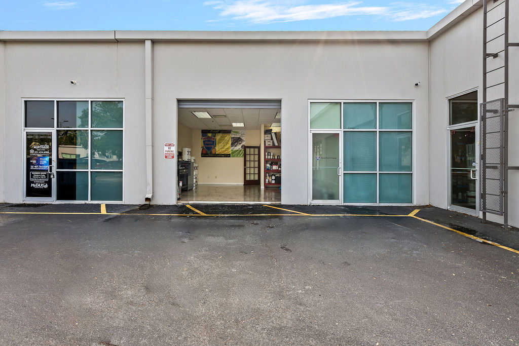 7901 Kingspointe Pky, Orlando, FL 32819 - Lot 20 - - Photo intérieure - Image 2 of 19