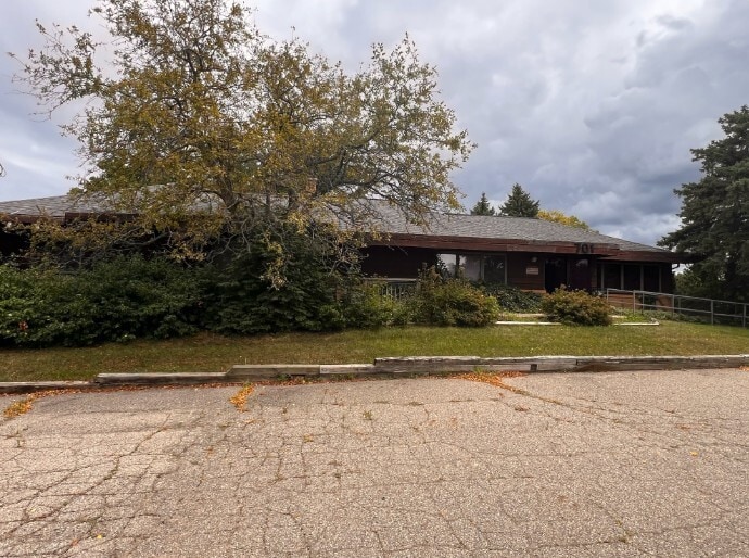 701 S Creyts Rd, Lansing, MI à vendre - Photo de l’immeuble – Image 3 sur 3