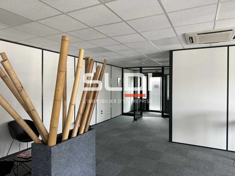 Bureau dans Limas à louer - Photo de l’immeuble – Image 2 sur 6