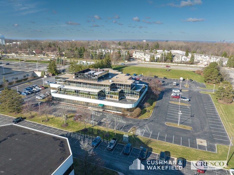 25700 Science Park Dr, Beachwood, OH à vendre - Photo de l’immeuble – Image 2 sur 13
