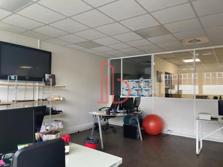 Bureau dans Bordeaux à louer - Photo de l’immeuble – Image 1 sur 4