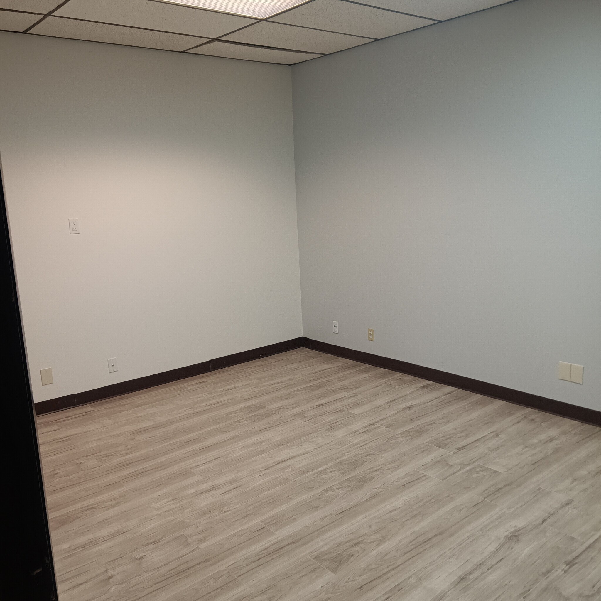 750 E Sample Rd, Pompano Beach, FL à louer Photo intérieure– Image 1 sur 2