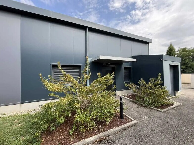 5 Rue Antonin Dumas, Vénissieux à louer - Photo de l’immeuble – Image 2 sur 16