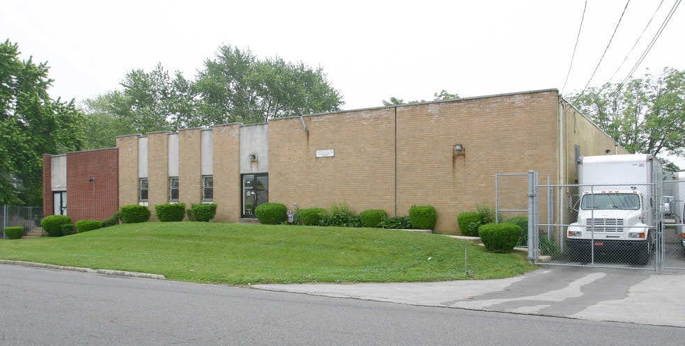 546 Penn St, Yeadon, PA à vendre - Photo principale – Image 1 sur 17
